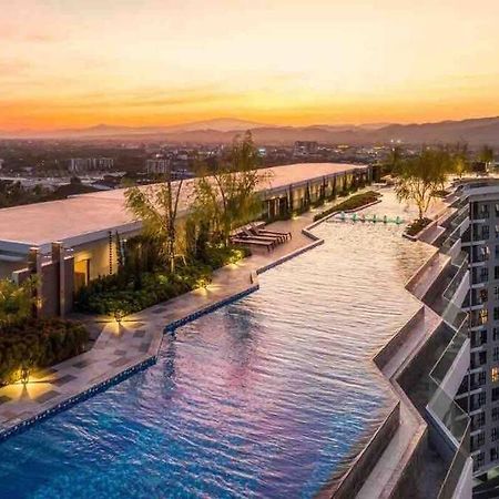 New & Cozy 2 Bedroom @ The Astra Sky River Chiang Mai Bagian luar foto