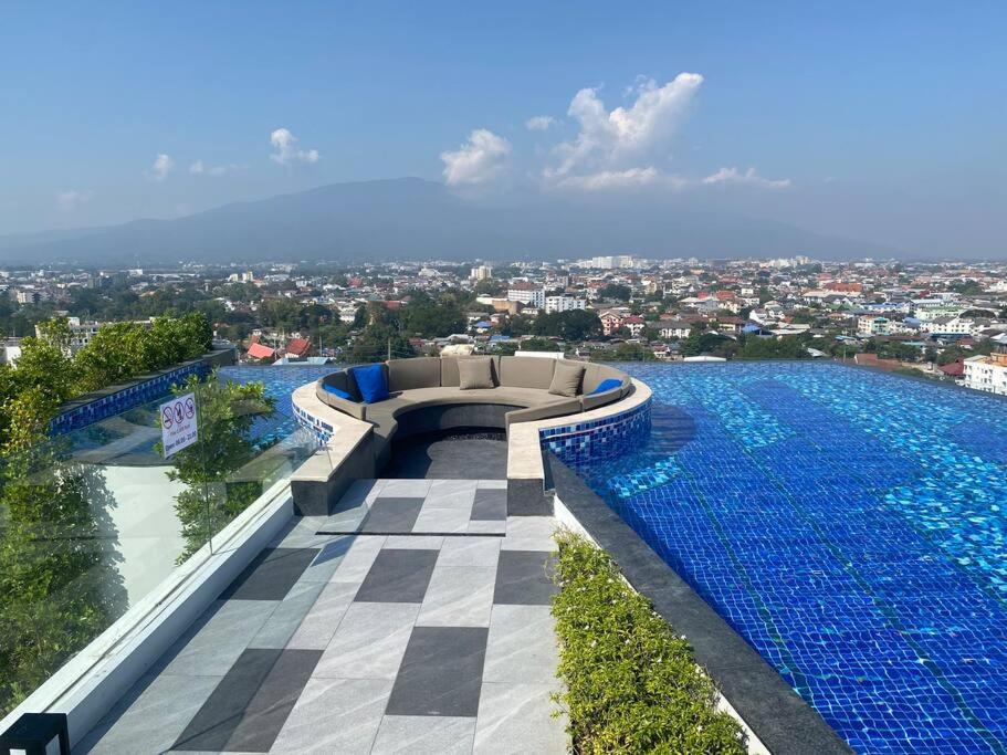 New & Cozy 2 Bedroom @ The Astra Sky River Chiang Mai Bagian luar foto